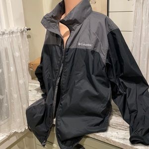 Columbia packable w hood jacket